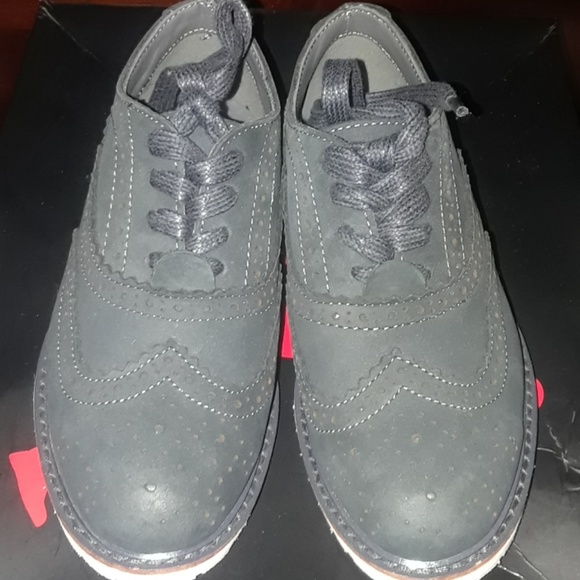 Kenneth Cole - Picture 1 of 5